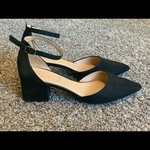 Pointed toe kitten block heel